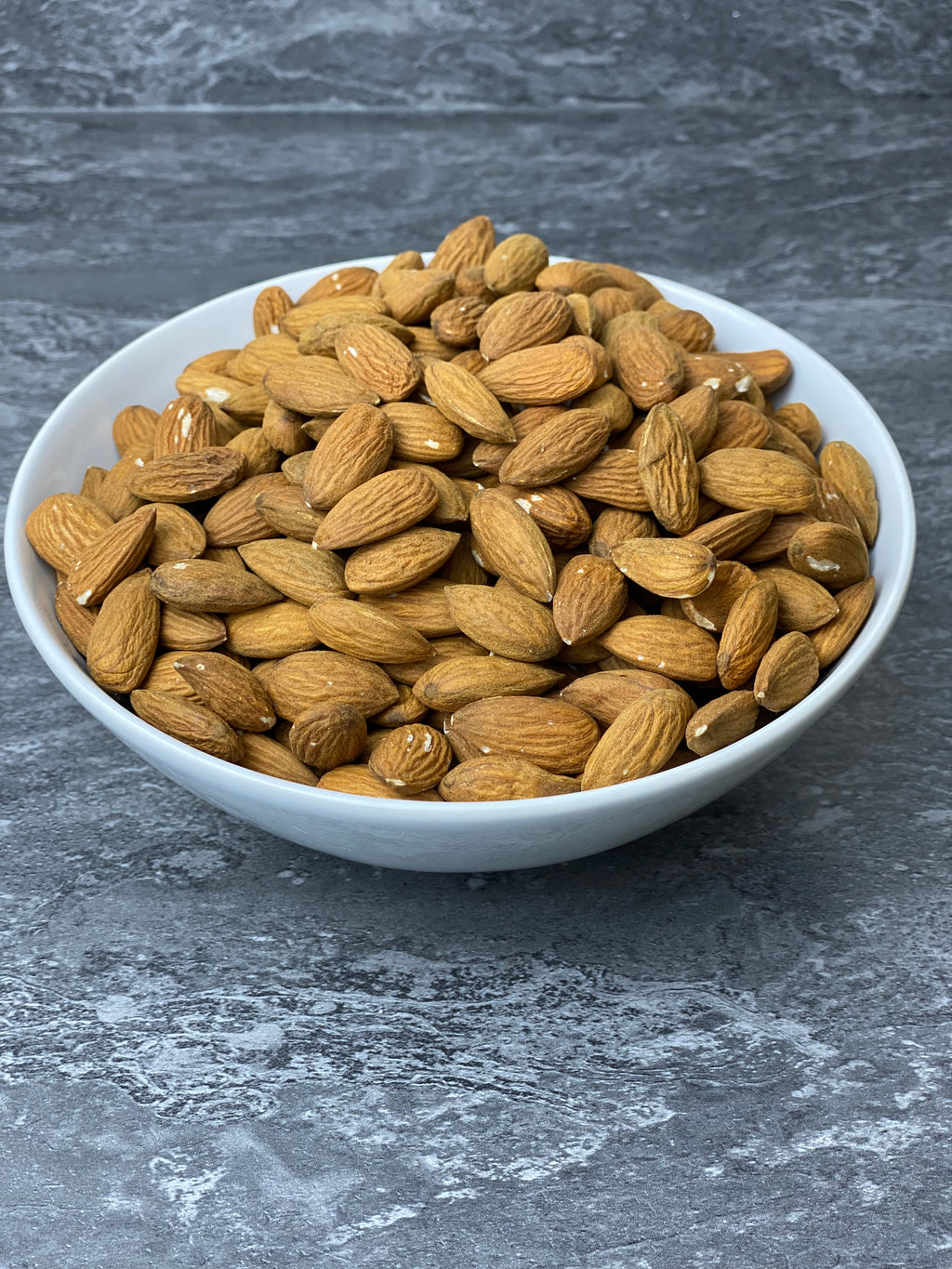 12 Almonds Whole Almonds 500g – SeedyNuts